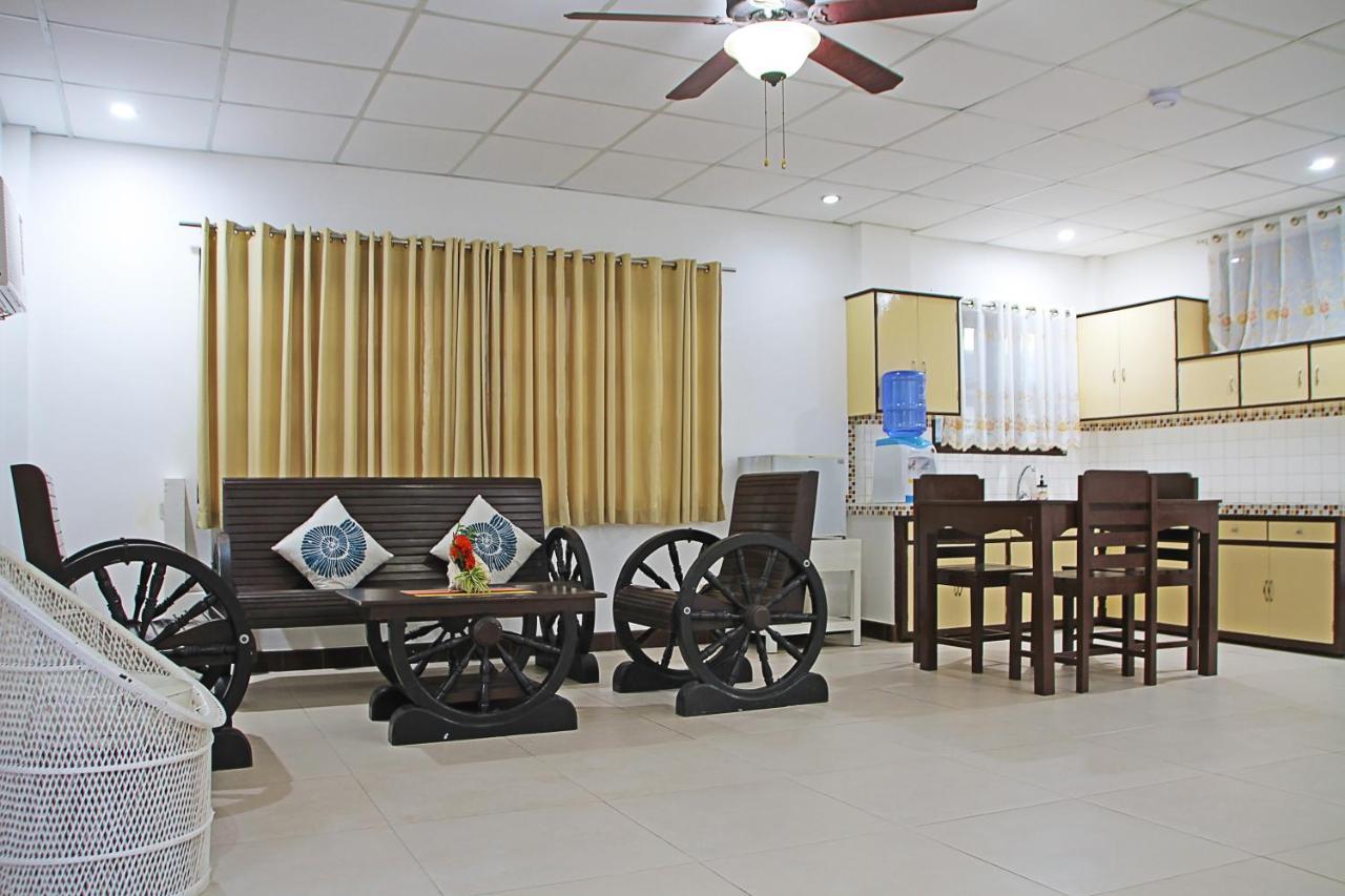 1888 Beach Resort Dumaguete City Esterno foto