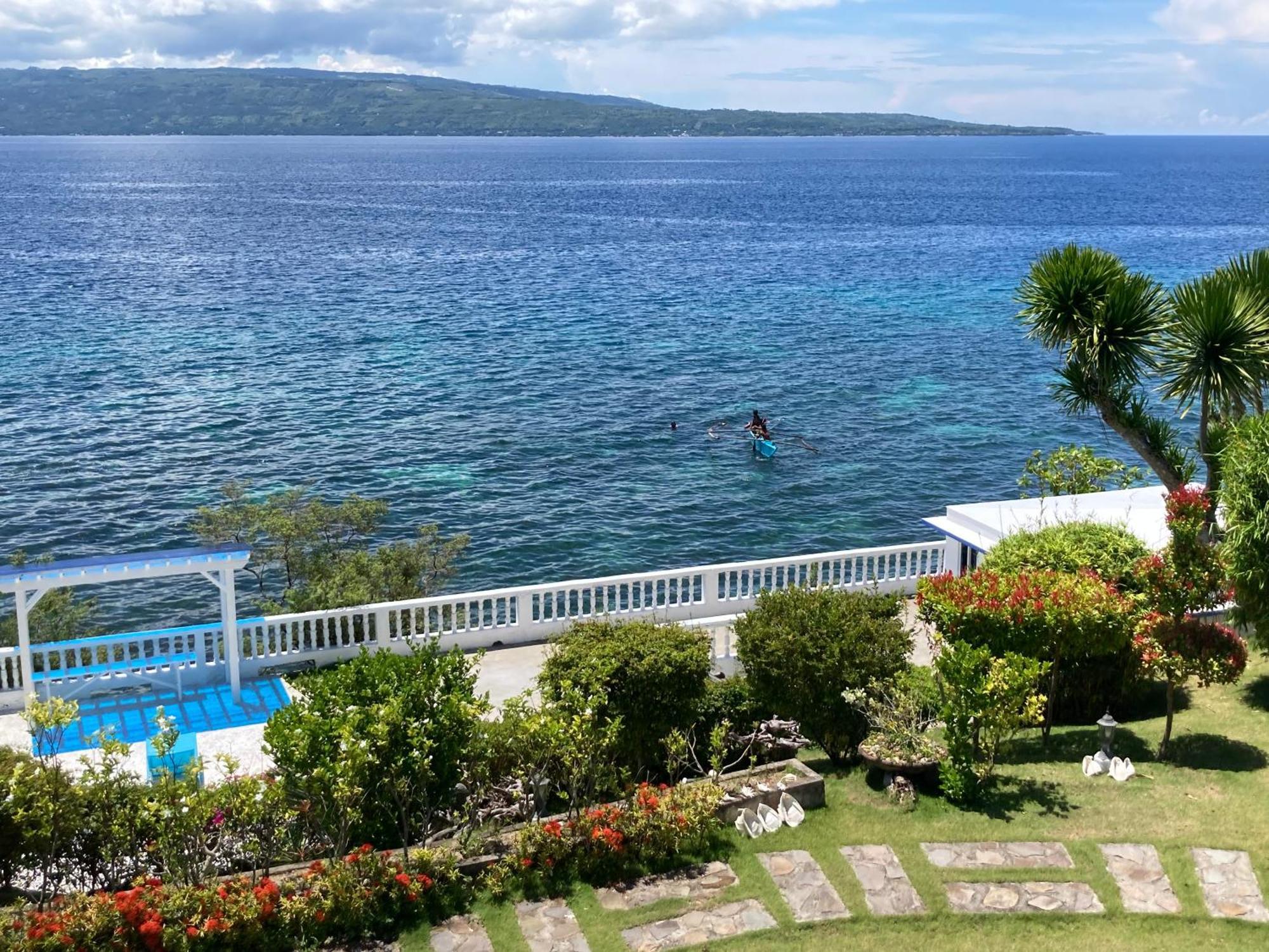 1888 Beach Resort Dumaguete City Esterno foto